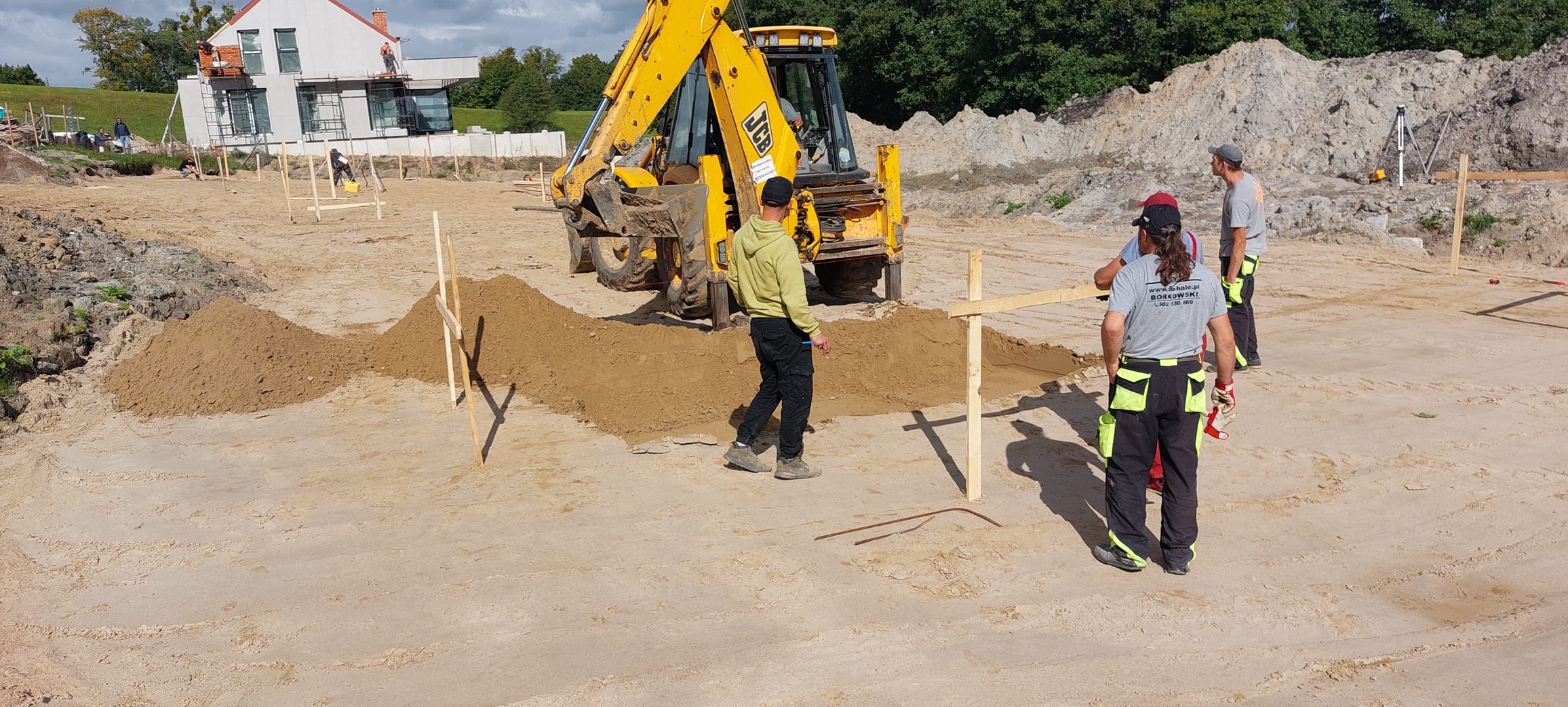 Prace Ziemne - Koparko-ładowarka JCB